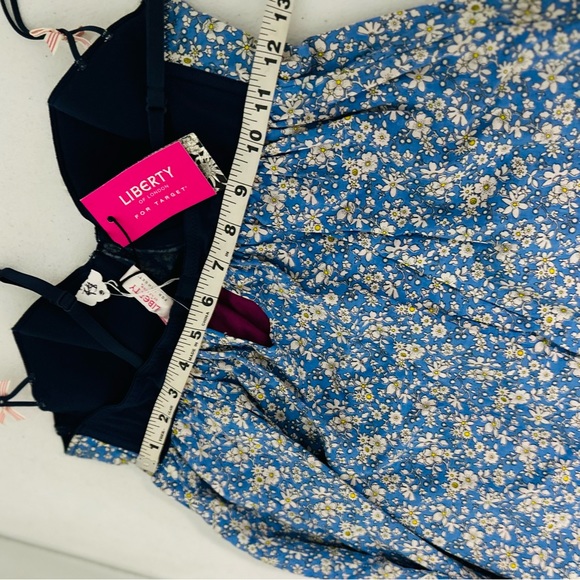 FINAL CLEARANCE! Amazing top by Liberty. Small or xs. Measurements in photos. 🌹 - Picture 6 of 6